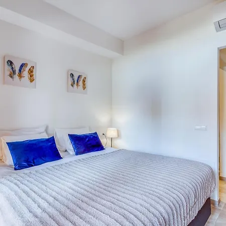 Hanami La Fragata Garden דירה