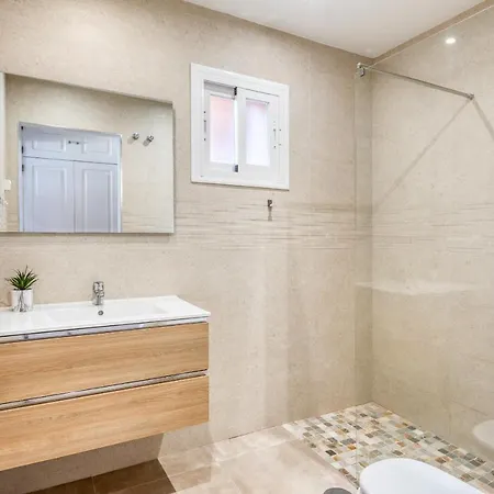 Hanami La Fragata Garden Appartement