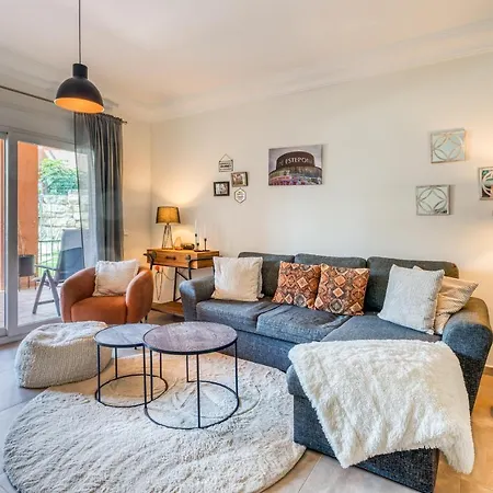 Hanami La Fragata Garden Appartement *