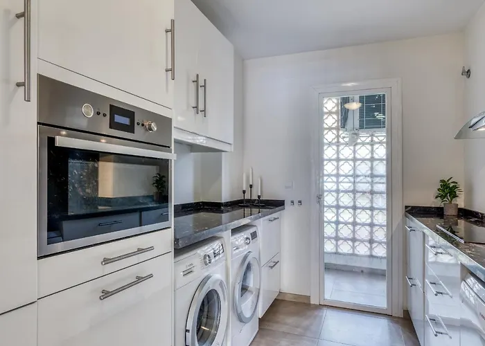 Hanami La Fragata Garden * אסטפונה