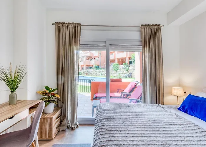 Hanami La Fragata Garden Apartment *