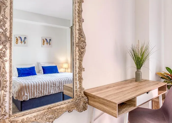 Hanami La Fragata Garden