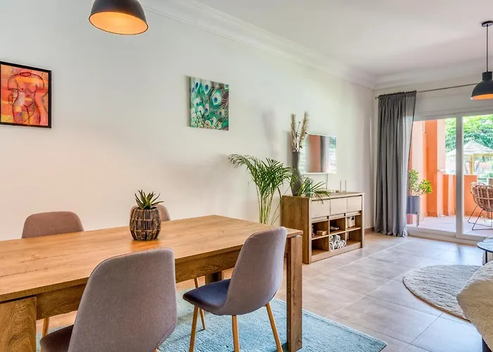 Hanami La Fragata Garden Apartment