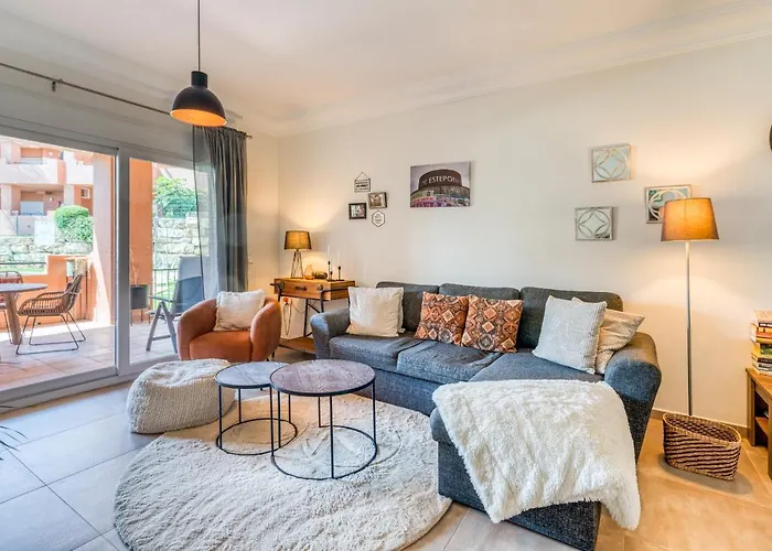 Hanami La Fragata Garden Appartement *