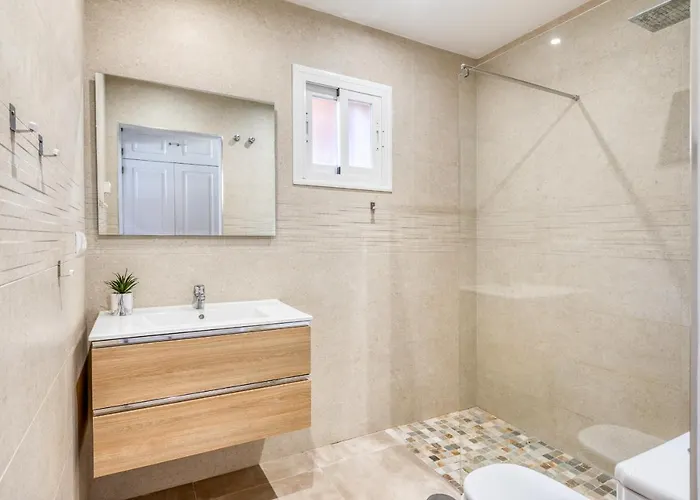 Hanami La Fragata Garden Apartment